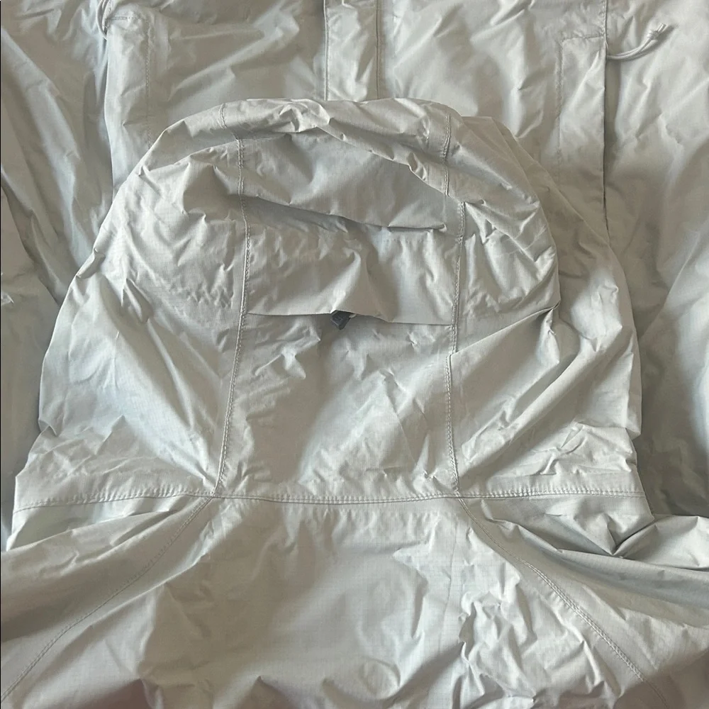 The North Face Women's Packable Rain Jacket - Cream - Picture 4 of 15